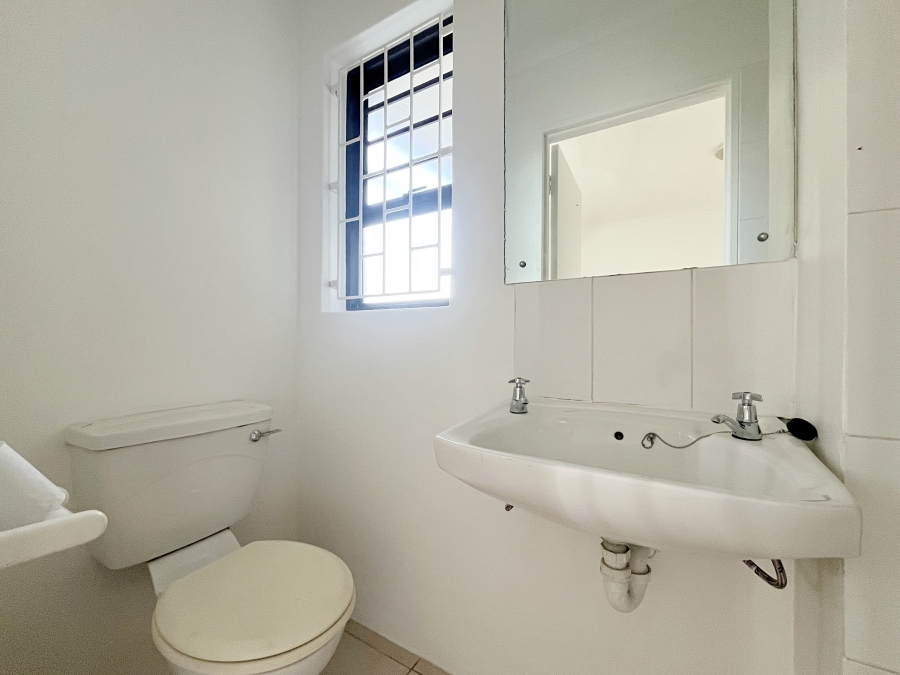 To Let 3 Bedroom Property for Rent in Parow Golf Course Western Cape